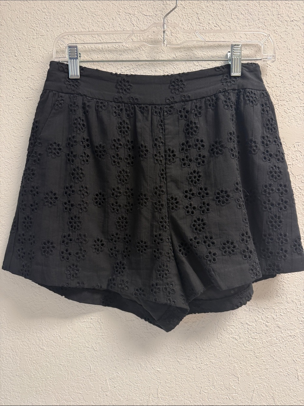 NWT English Factory Black High-Waist Eyelet Floral pocket Shorts SM